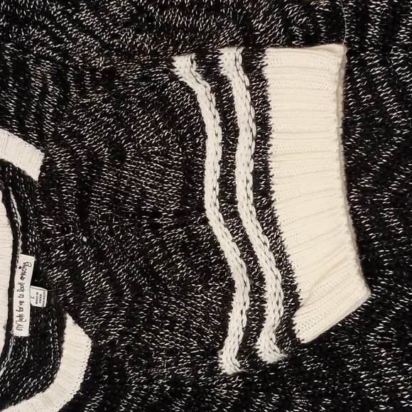 Made for me to look amazing Sweater Dress with Hat - Picture 6 of 9